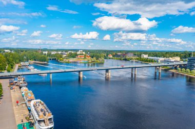 Finlandiya, Joensuu 'daki Pielisjoki' nin Riverside 'ı.