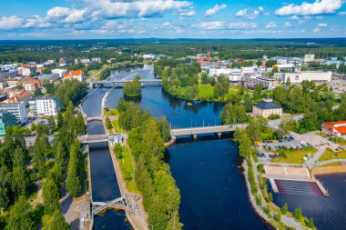 Finlandiya, Joensuu 'daki Pielisjoki' nin Riverside 'ı.