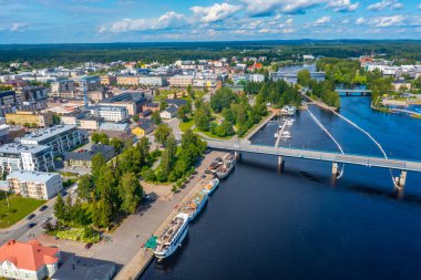 Finlandiya, Joensuu 'daki Pielisjoki' nin Riverside 'ı.