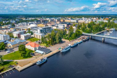 Finlandiya, Joensuu 'daki Pielisjoki' nin Riverside 'ı.