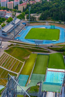 Finlandiya 'nın Lahti kasabasında kayakla atlama ve spor stadyumu.