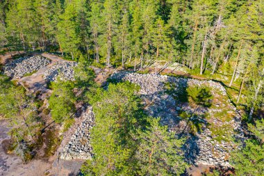 Sammallahdenmaki, Finlandiya 'da Rauma yakınlarında bir Bronz Çağı mezarlığı.