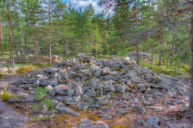 Sammallahdenmaki, Finlandiya 'da Rauma yakınlarında bir Bronz Çağı mezarlığı.