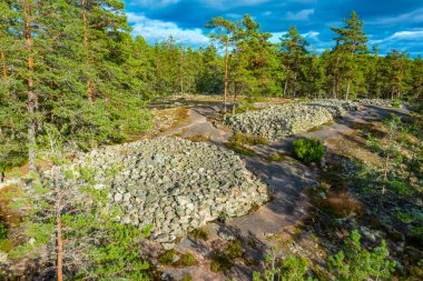 Sammallahdenmaki, Finlandiya 'da Rauma yakınlarında bir Bronz Çağı mezarlığı.