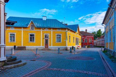 Finlandiya 'nın Rauma bölgesindeki Vanha Rauma' daki kereste binaları.
