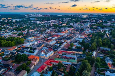 Finlandiya 'nın Rauma kentinde günbatımı manzarası.