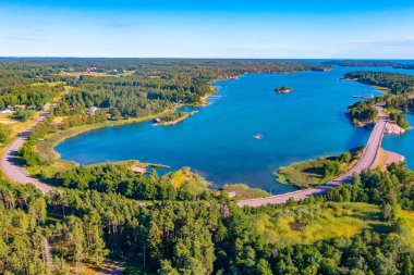 Finlandiya 'daki Aland Adaları' nda Hammarland ve Eckero arasında köprü manzarası.