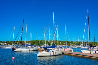 Finlandiya 'da Mariehamn marinası manzarası.