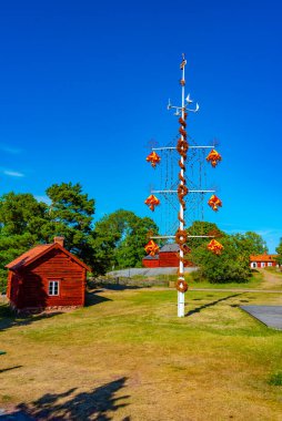 Finlandiya 'daki Aland Adaları' ndaki Kastelholm Açık Hava Müzesi 'nde Maypole.