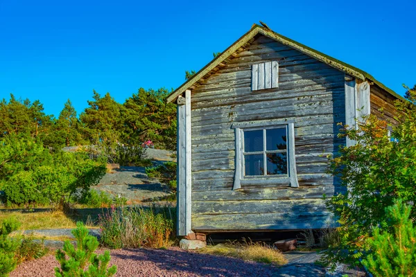 Finlandiya 'daki Aland adalarında bulunan Karingsund' da renkli balıkçı kulübeleri