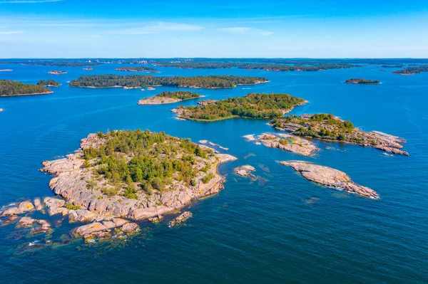 在芬兰形成奥兰群岛的落基岛 — 图库照片