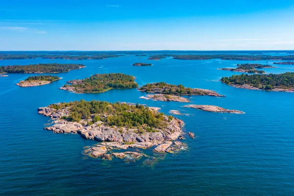 在芬兰形成奥兰群岛的落基岛 — 图库照片