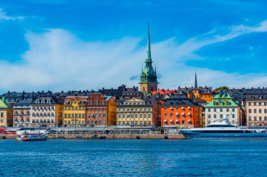 Stockholm 'deki Gamla Stan' in renkli binaları, İsveç 'in diğer yakasında görüldü...