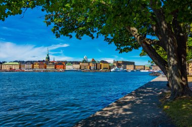 Stockholm 'deki Gamla Stan' in renkli binaları, İsveç 'in diğer yakasında görüldü...