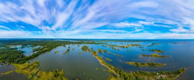Finlandiya 'daki Kvarken takımadalarının Panorama görünümü.