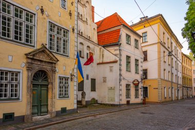 Üç kardeş - Riga, Letonya 'da bir mimari müzesine ev sahipliği yapan üç binadan oluşan ünlü bir kompleks.