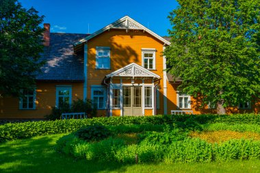 Letonya 'daki Turaida Müzesi Rezervindeki tarihi binalar.