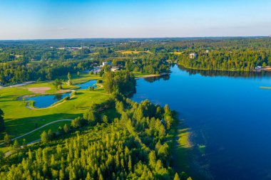 Estonya 'daki P haj karavan gölü manzarası