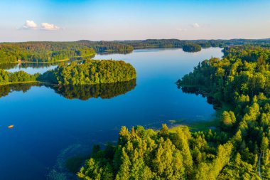 Estonya 'daki P haj karavan gölü manzarası