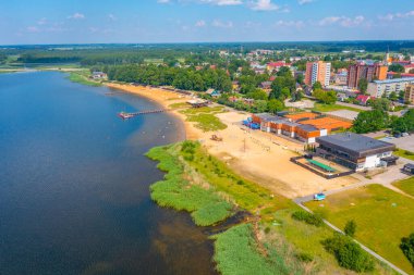 Estonya 'daki Voru' daki Tamula plajının havadan görüntüsü