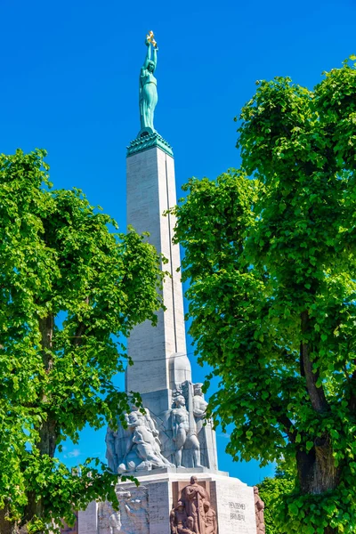 View Freedom Monument Bastelkajna Park Riga Latvia — Foto Stock