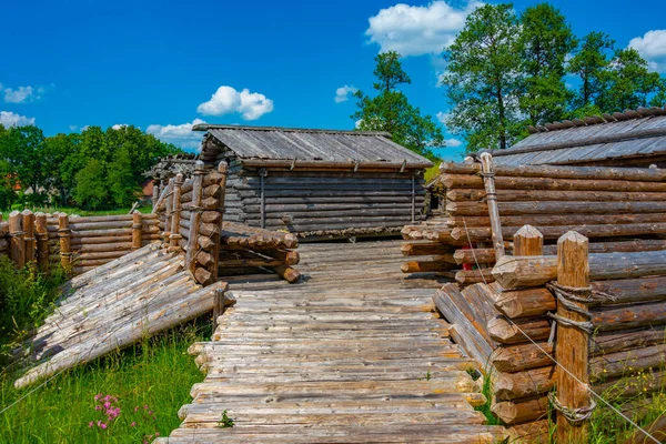 Dřevěné Domy Araisi Jezero Obydlí Etnografické Stránky Lotyšsku — Stock fotografie