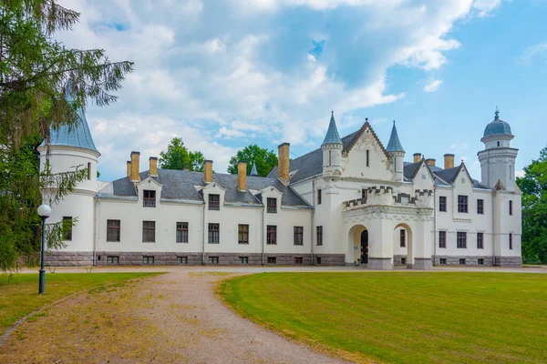 Вид Замок Алацківі Естонії — стокове фото