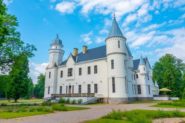 Вид Замок Алацківі Естонії — стокове фото