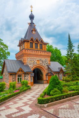 Estonya 'nın Kurem köyündeki P Htitsa Manastırı