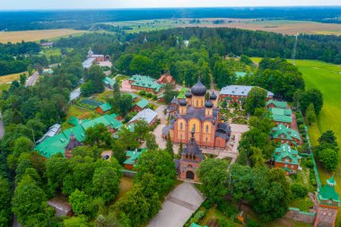 Estonya 'nın Kurem köyündeki P Htitsa Manastırı