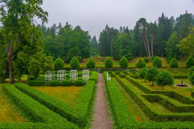 Estonya 'daki Palmse malikanesinde bahçeler.