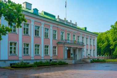 Kadriorg Sanat Müzesi ve Estonya 'nın başkenti Tallin' deki üst bahçe.
