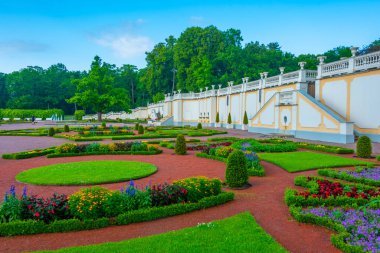 Kadriorg Sanat Müzesi ve Estonya 'nın başkenti Tallin' deki üst bahçe.