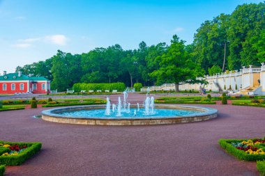 Kadriorg Sanat Müzesi ve Estonya 'nın başkenti Tallin' deki üst bahçe.