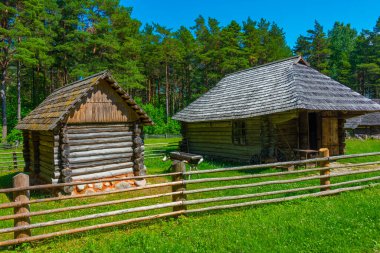 Tallin 'deki Estonya Açık Hava Müzesi' nde rüzgar değirmeni.