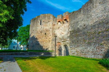 Estonya 'daki Haapsalu Kalesi manzarası.