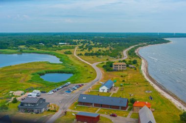 Estonya 'daki Sorve yarımadasındaki binalar.
