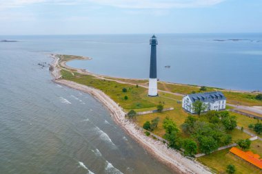 Estonya 'daki Sorve yarımadasındaki deniz feneri..
