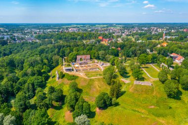 Estonya 'daki Viljandi Kalesi Harabeleri.