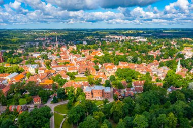 Letonya 'nın Kuldiga kentinin Panorama manzarası.