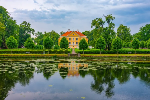 Palmse Landhuis Estland Weerspiegeld Het Water — Stockfoto