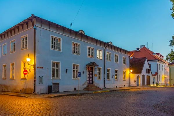Tallin Eski Bir Kasabasında Gün Batımı Manzarası — Stok fotoğraf