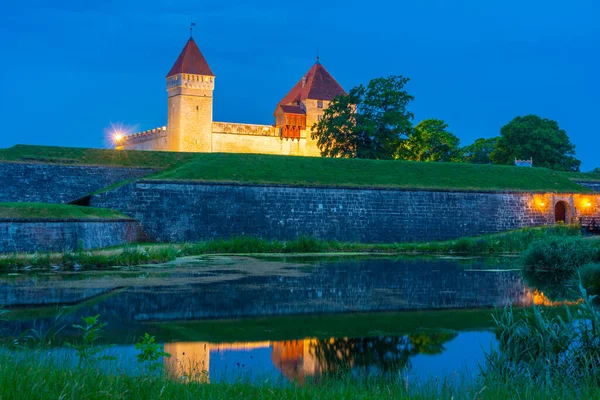 Vista Nocturna Del Castillo Kuressaare Estonia —  Fotos de Stock