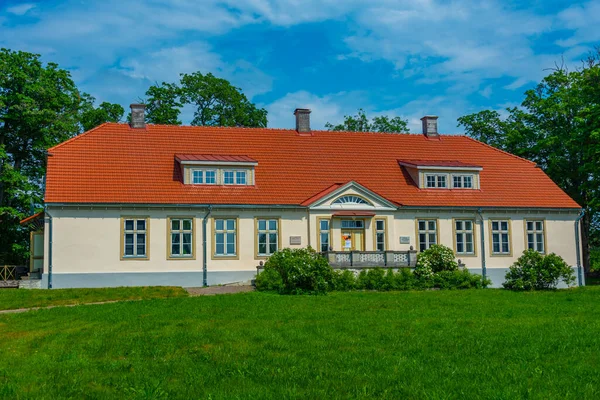 Estonya 'daki Saaremaa adasındaki Loona malikanesi..