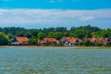 Litvanya köyündeki renkli ev Nida.