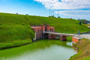 Smiltyne 'de Litvanya Deniz Müzesi' ne ev sahipliği yapan bir kale manzarası.