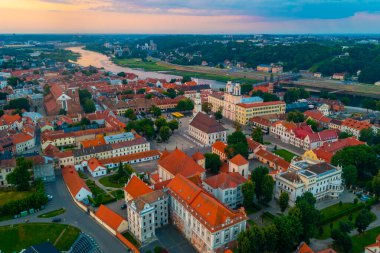 Litvanya 'nın Kaunas kentinin gündoğumu manzarası.