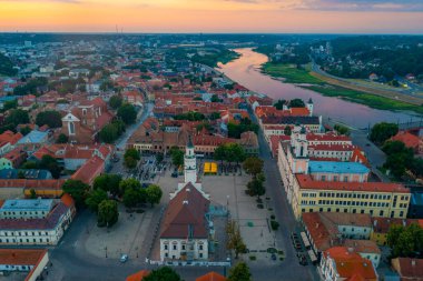 Litvanya 'nın Kaunas belediyesinin gündoğumu manzarası..