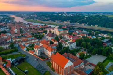 Litvanya 'nın Kaunas kentinin gündoğumu manzarası.