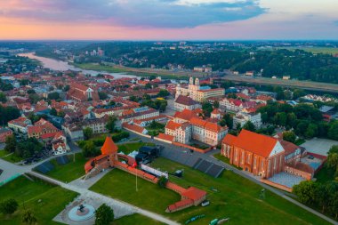 Litvanya 'nın Kaunas kentinin gündoğumu manzarası.